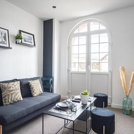 Mariska Et Son Spa, Avec Balcon Ouistreham