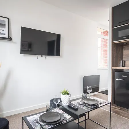 Mariska Et Son Spa, Avec Balcon Lägenhet