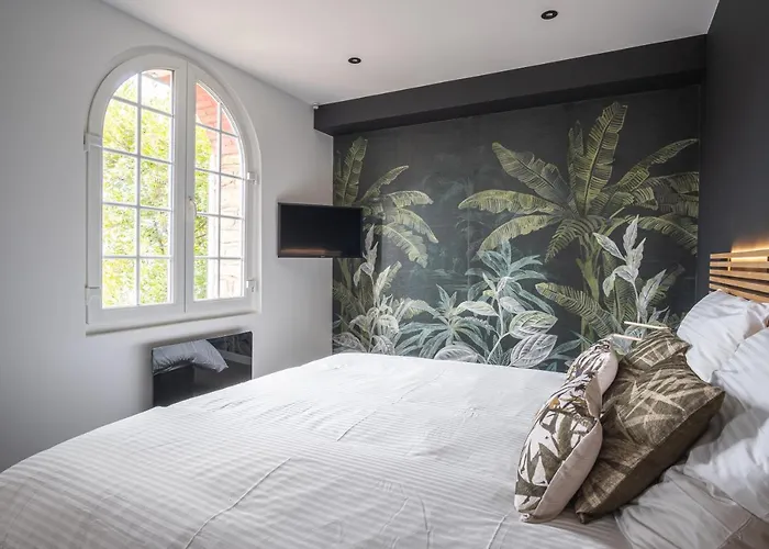 Mariska Et Son Spa, Avec Balcon